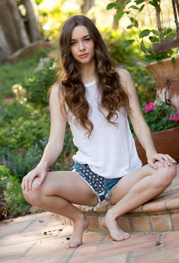 Полина, 19 лет, 3 размер груди