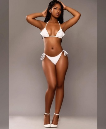 Ариадна, 24 года, 2 размер груди